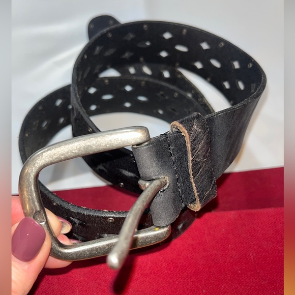 BASS Black LEATHER Cut Outs 1.5” Belt Silver SQUARE Buckle 39” Long medium boho - Picture 12 of 15